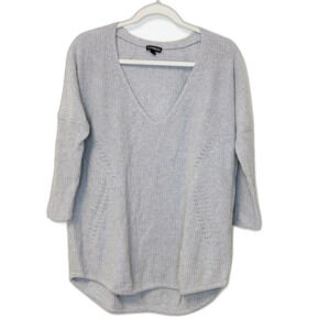 Express V-Neck Lightweight Knit Sweater | Gray | M